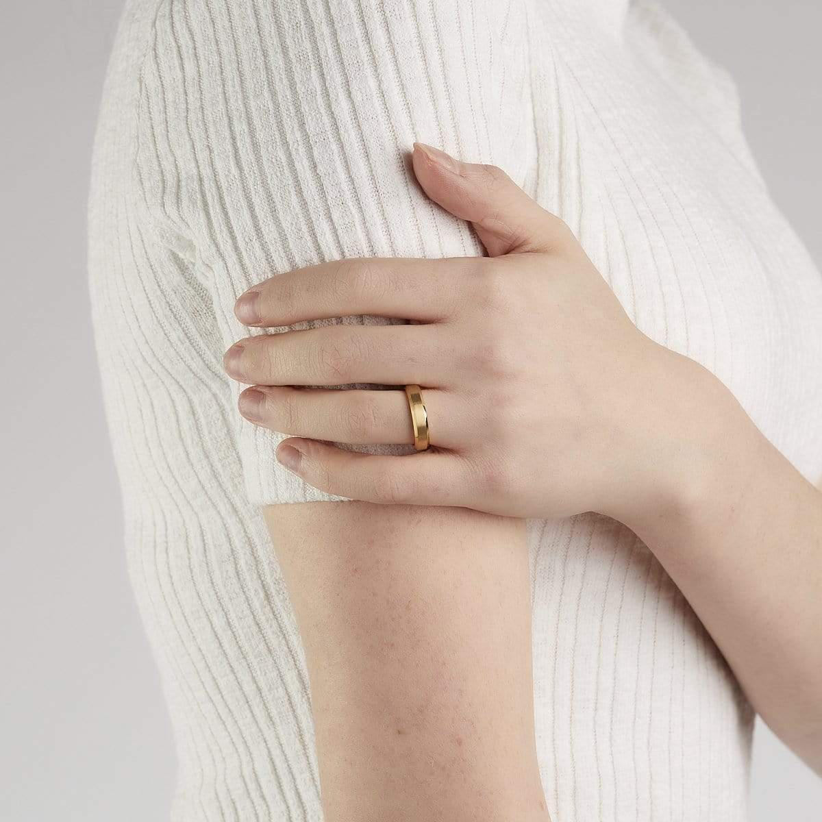 4mm Brushed Gold Beveled Tungsten Ring - Image 3