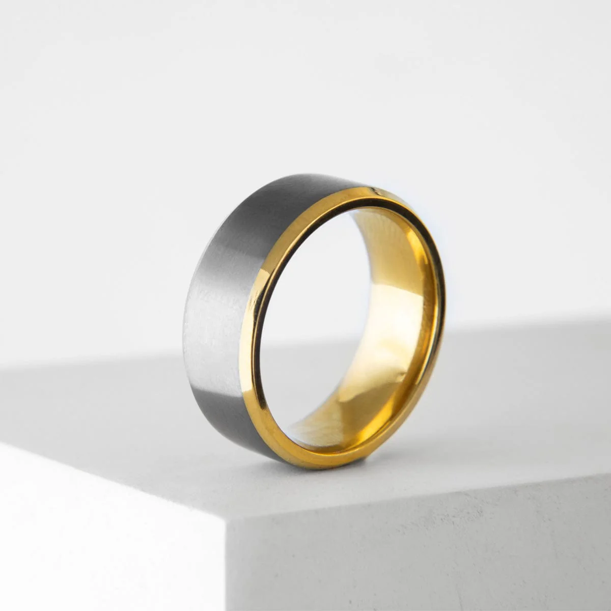 Men’s Gold Edge Tantalum Ring - Image 5