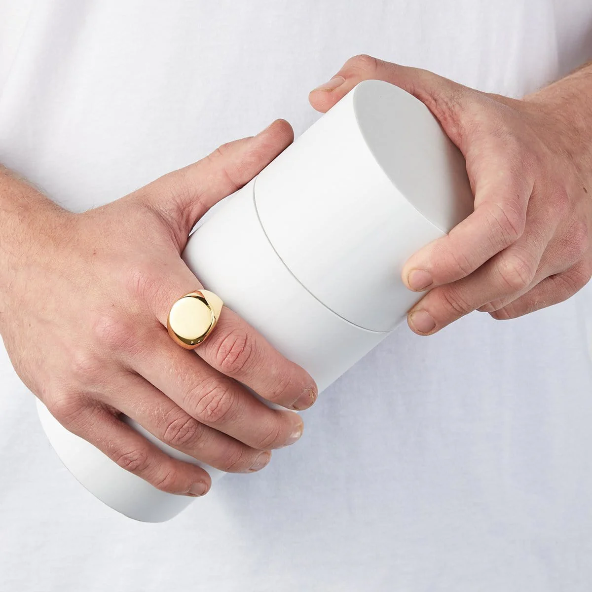 Men’s Gold Oval Signet Ring - Image 3