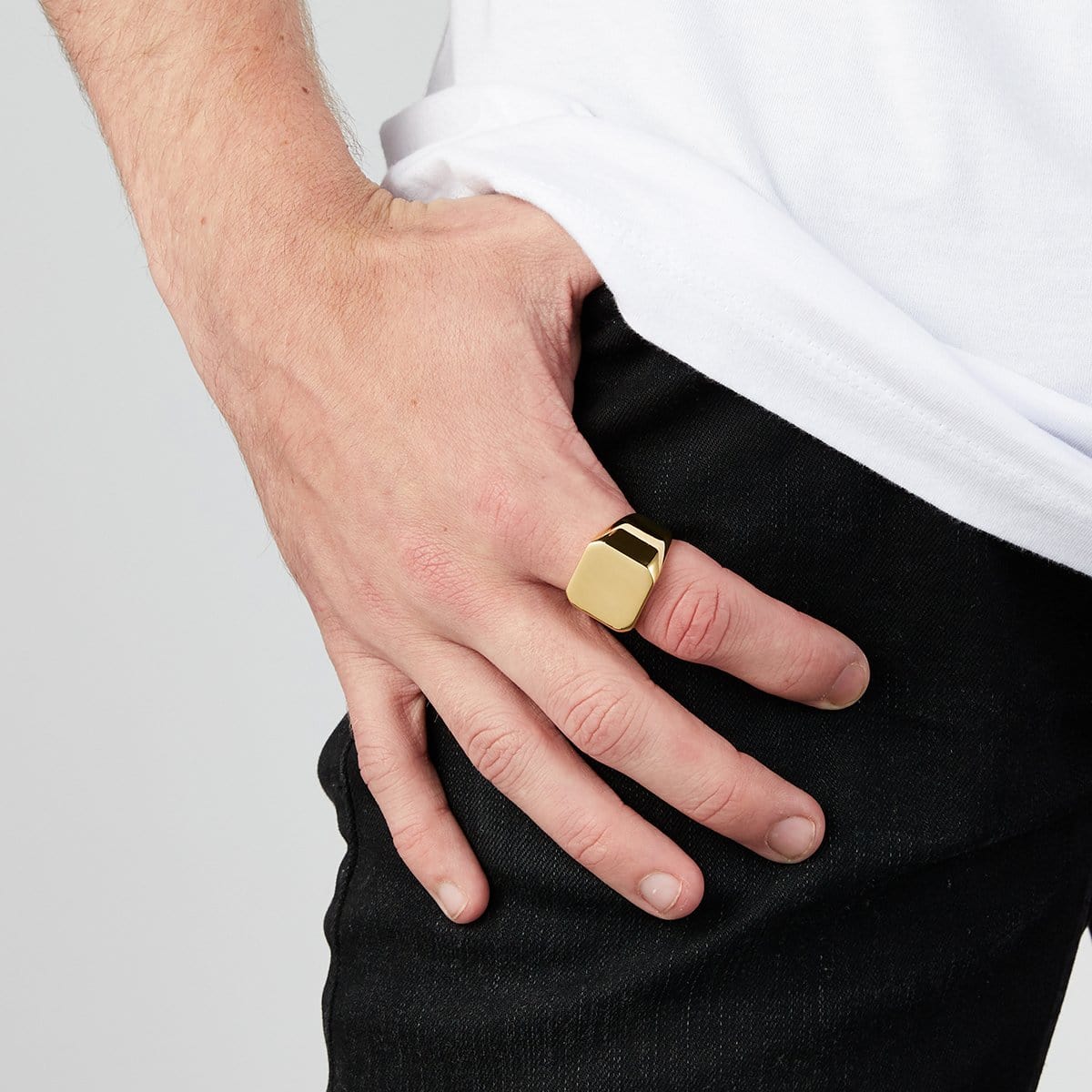 Men’s Gold Square Signet Ring - Image 3