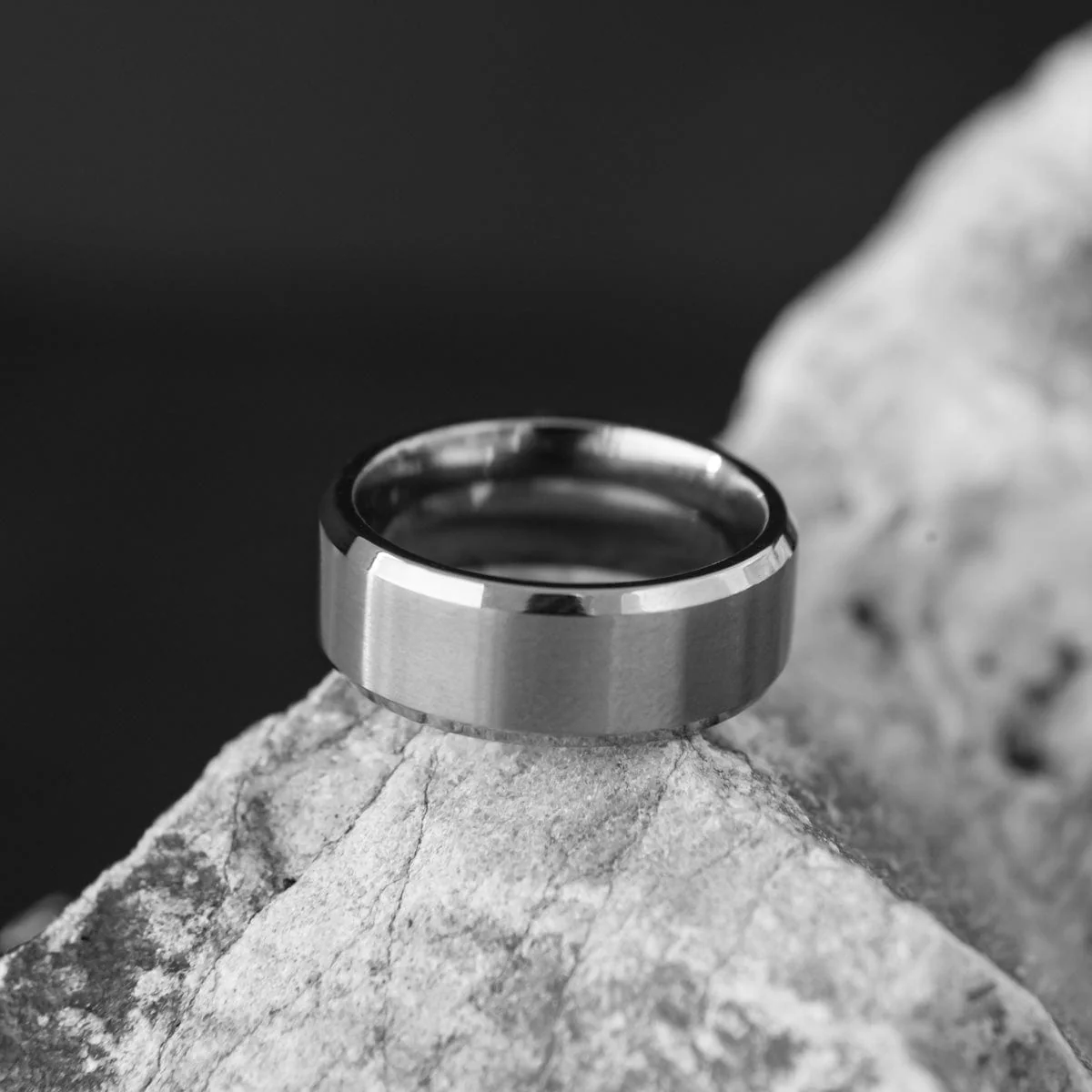 Men’s Two-Tone Tantalum Ring - Image 5