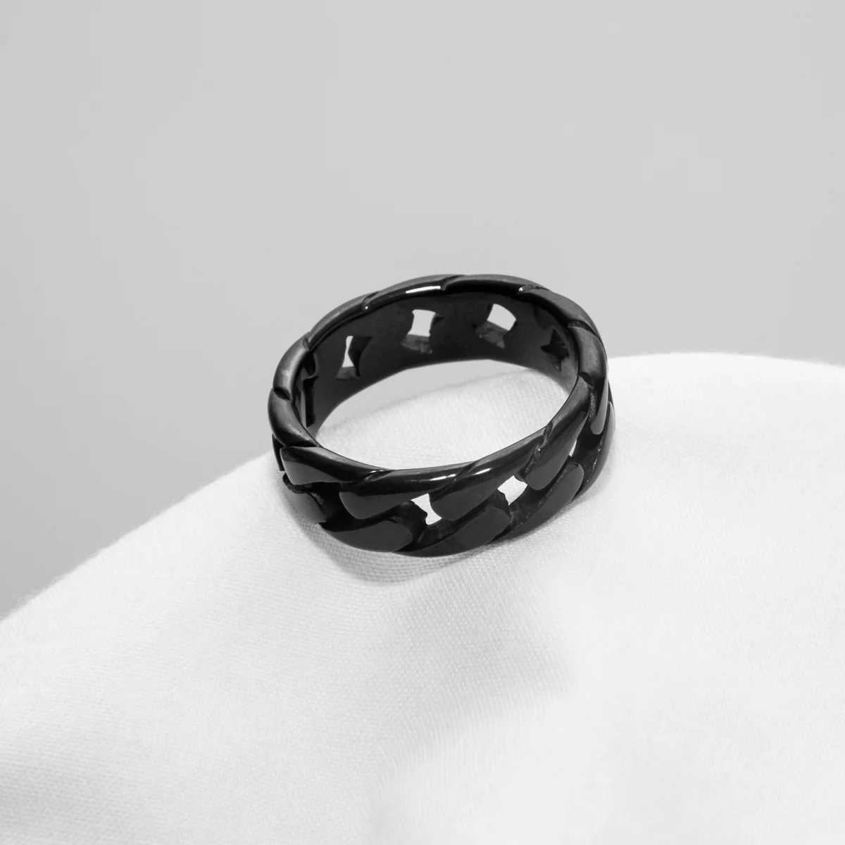 Men's Black Chain Link Ring - Image 4