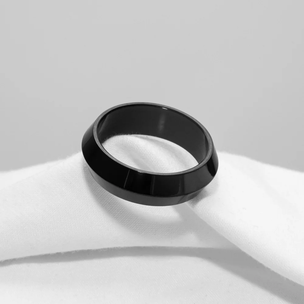 Men's Black Knife Edge Ring - Image 3