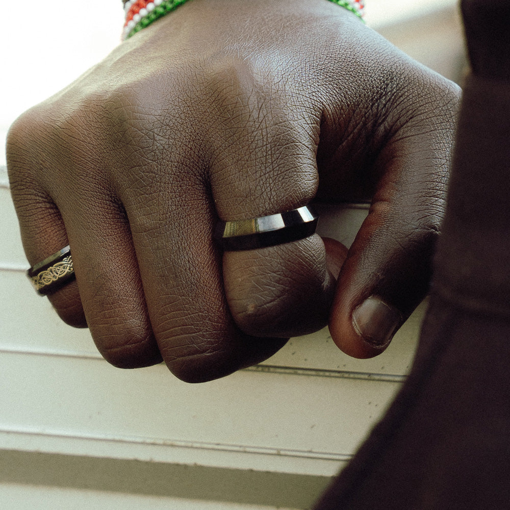 Men's Black Knife Edge Ring - Image 4