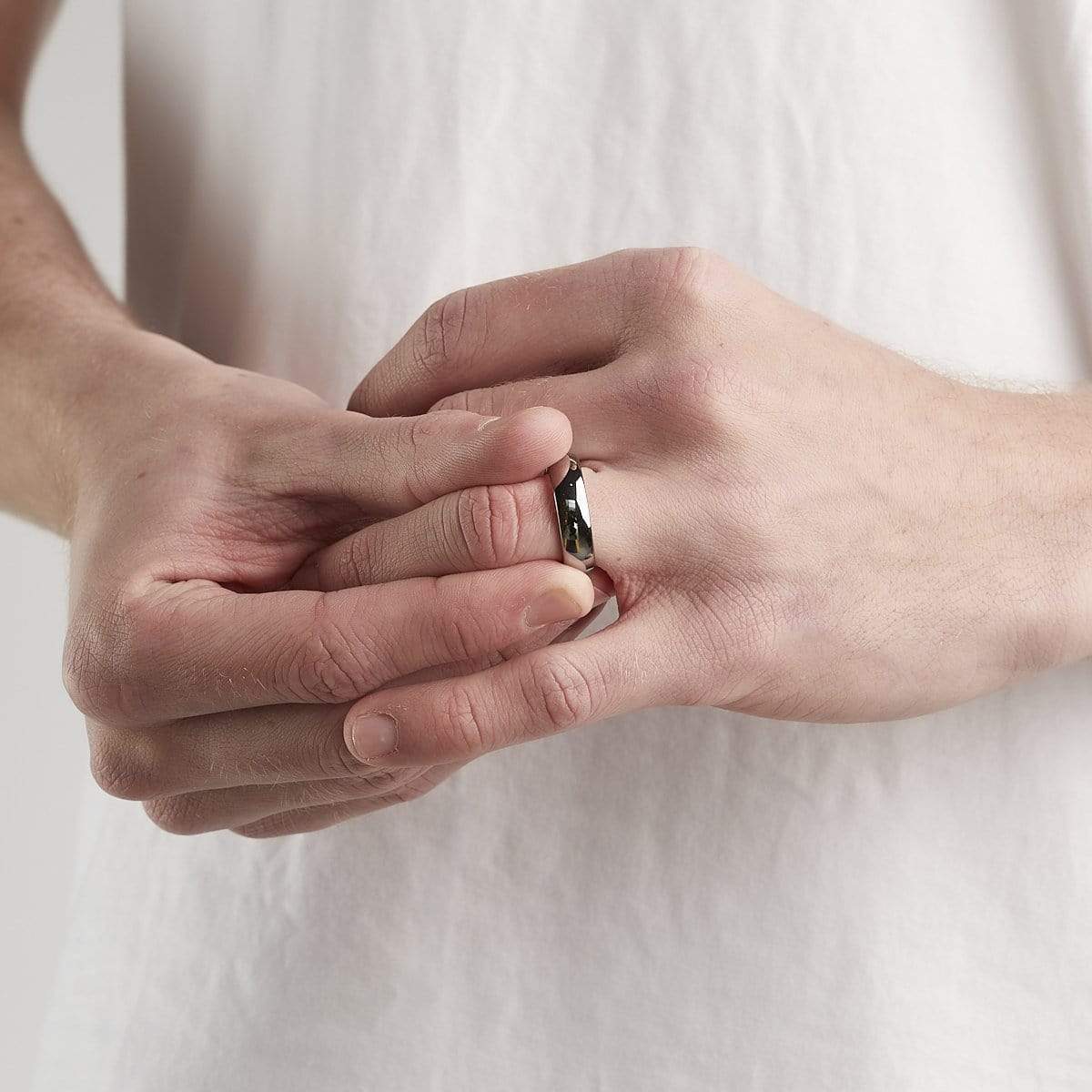 Men's Classic Silver Titanium Ring - Image 4