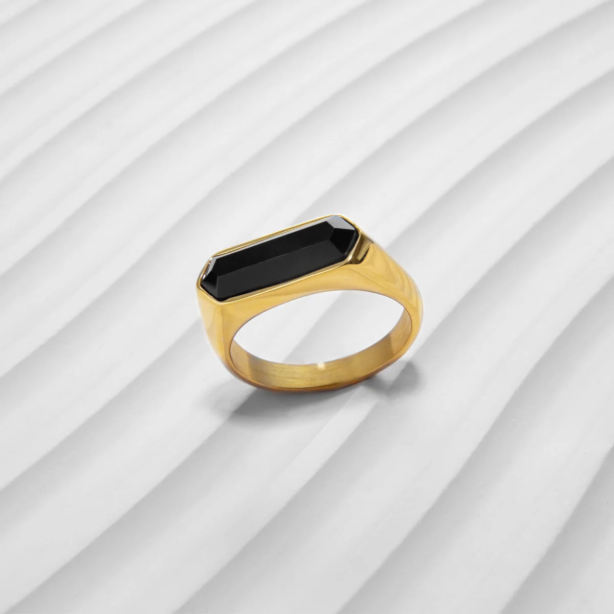 Men's Gold Bar Onyx Signet Ring - Image 4